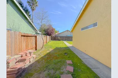 8455 Auberry Drive, Sacramento, CA 95828 - Photo 21