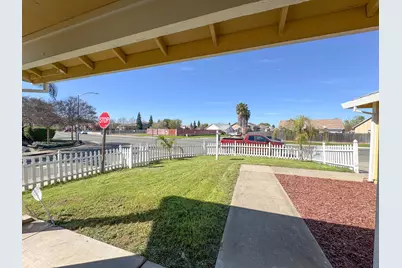 8455 Auberry Drive, Sacramento, CA 95828 - Photo 5