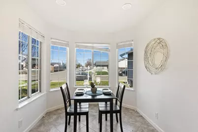 8248 Cliffe Way, Sacramento, CA 95828 - Photo 11