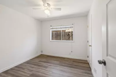 8248 Cliffe Way, Sacramento, CA 95828 - Photo 17