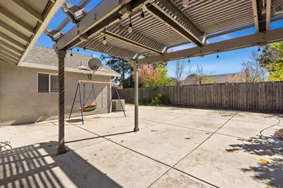 8248 Cliffe Way, Sacramento, CA 95828 - Photo 21
