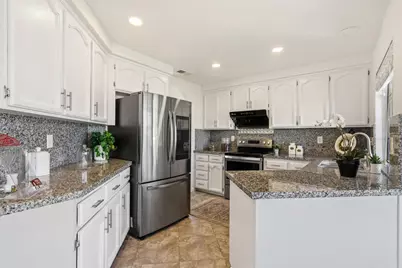 8248 Cliffe Way, Sacramento, CA 95828 - Photo 9