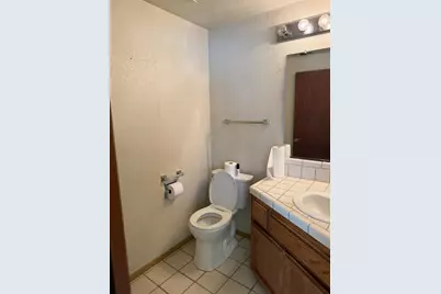 2056 Elwin Way, Modesto, CA 95350 - Photo 15