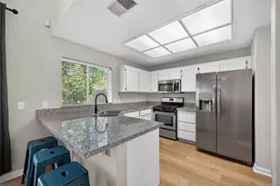 9425 Laguna Pointe Way, Elk Grove, CA 95758 - Photo 9