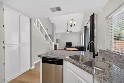 9425 Laguna Pointe Way, Elk Grove, CA 95758 - Photo 11