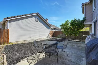 9425 Laguna Pointe Way, Elk Grove, CA 95758 - Photo 27
