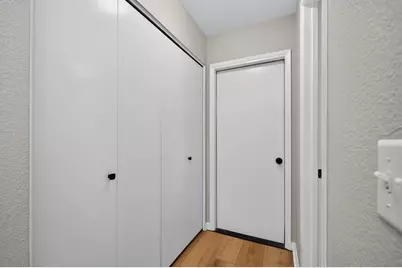 9425 Laguna Pointe Way, Elk Grove, CA 95758 - Photo 13