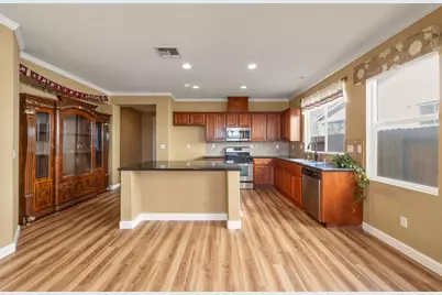 10311 Pedra Do Sol Way, Elk Grove, CA 95757 - Photo 9