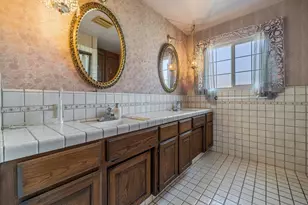 504 Robin Hood Dr, Modesto, CA 95350 - Photo 9