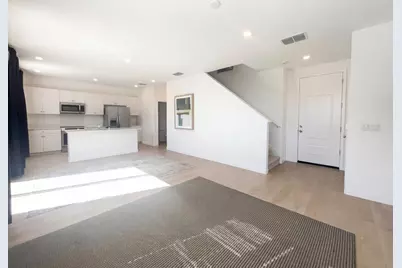 8475 Anker Way, Elk Grove, CA 95757 - Photo 9