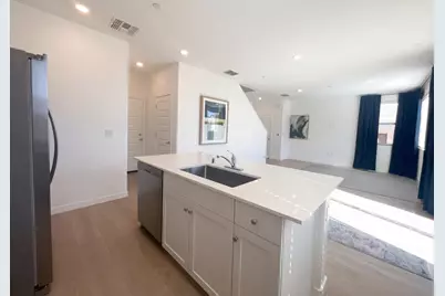 8475 Anker Way, Elk Grove, CA 95757 - Photo 13