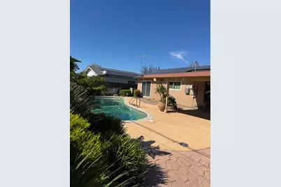 1043 E Adams Avenue, Los Banos, CA 93635 - Photo 9