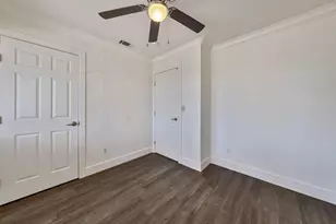 8908 Liscarney Way, Sacramento, CA 95828 - Photo 37