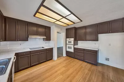 8908 Liscarney Way, Sacramento, CA 95828 - Photo 13