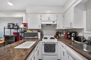 2360 Hurley Way, Sacramento, CA 95825 - Photo 15