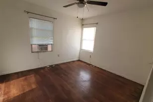 2027 W Acacia St, Stockton, CA 95203 - Photo 11