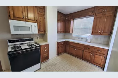 2027 W Acacia Street, Stockton, CA 95203 - Photo 5