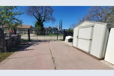 2027 W Acacia Street, Stockton, CA 95203 - Photo 13