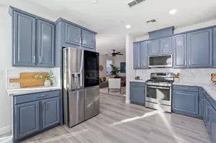 3017 Village Park Dr, Roseville, CA 95747 - Photo 1