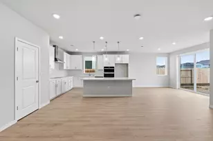 8421 Mondale Wy, Elk Grove, CA 95757 - Photo 7