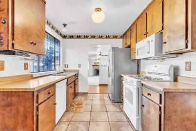 2640 Erin Drive, Sacramento, CA 95833 - Photo 7