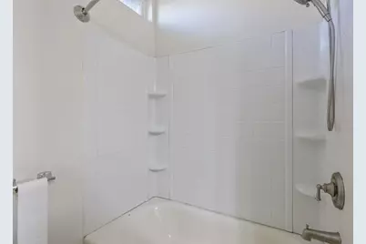 1247 N Ferger Avenue, Fresno, CA 93728 - Photo 15