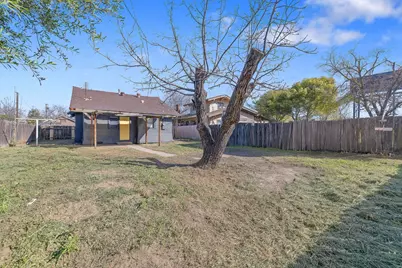 1247 N Ferger Avenue, Fresno, CA 93728 - Photo 33