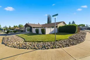 930 Kapareil Dr, Tracy, CA 95376 - Photo 35