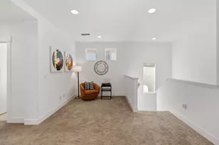 3177 Crocker Dr, Sacramento, CA 95818 - Photo 37