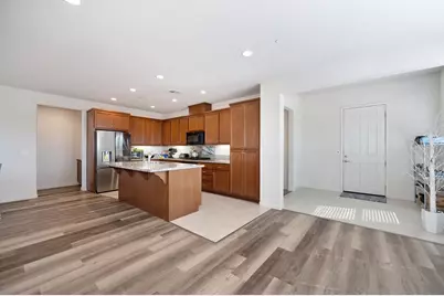 7905 Springarden Way, Sacramento, CA 95828 - Photo 5