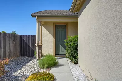 7905 Springarden Way, Sacramento, CA 95828 - Photo 3