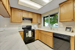 10570 Apple Grove Wy, Rancho Cordova, CA 95670 - Photo 25