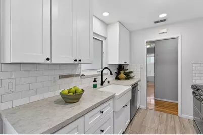 570 4th Avenue, Sacramento, CA 95818 - Photo 9