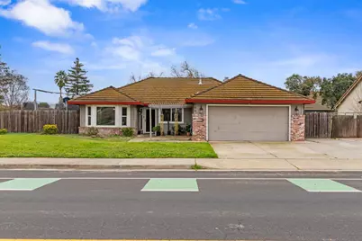 194 W Elm Avenue, Galt, CA 95632 - Photo 1