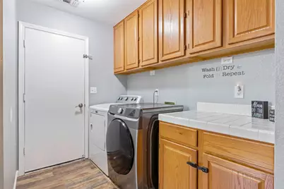 194 W Elm Avenue, Galt, CA 95632 - Photo 19