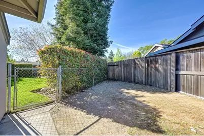 9170 Malden Court, Elk Grove, CA 95624 - Photo 39