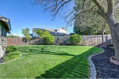 9170 Malden Court, Elk Grove, CA 95624 - Photo 37