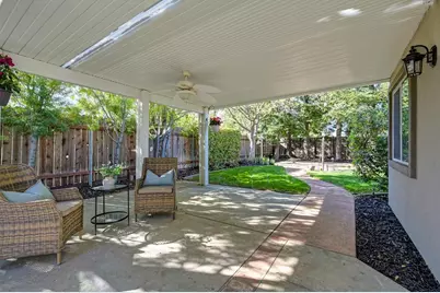 9170 Malden Court, Elk Grove, CA 95624 - Photo 11