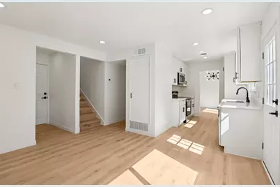 6028 Hollyhurst Way, Sacramento, CA 95823 - Photo 13