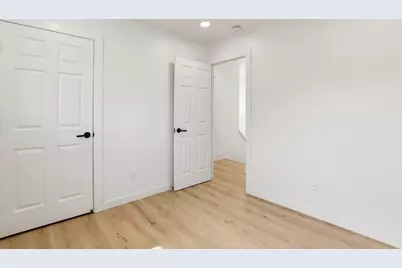 6028 Hollyhurst Way, Sacramento, CA 95823 - Photo 23