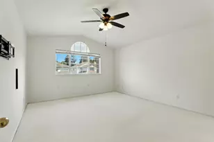 9510 Village Tree Dr, Elk Grove, CA 95758 - Photo 17