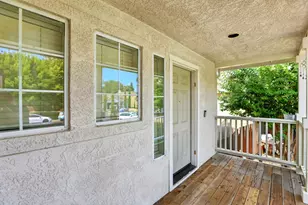 9510 Village Tree Dr, Elk Grove, CA 95758 - Photo 7