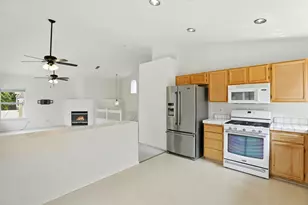 9510 Village Tree Dr, Elk Grove, CA 95758 - Photo 15