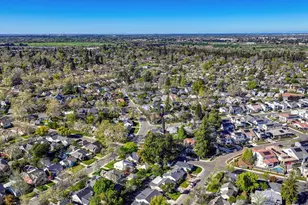 630 51st St, Sacramento, CA 95819 - Photo 9