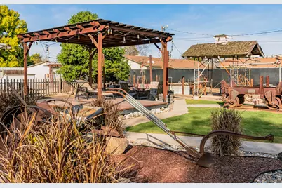 685 Park Street, Turlock, CA 95380 - Photo 35