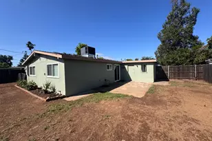 5733 39th St, Sacramento, CA 95824 - Photo 15