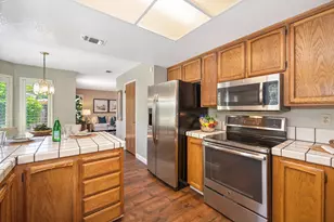 8530 Oak Harbour Ct, Fair Oaks, CA 95628 - Photo 17
