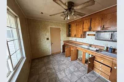 7252 Jerry Way, Sacramento, CA 95828 - Photo 13