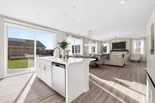 8285 Courage Dr, Sacramento, CA 95829 - Photo 21