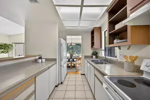 8721 Brigham Way, Sacramento, CA 95826 - Photo 15